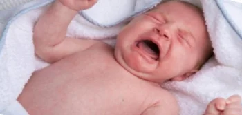 Yenidoğan Bebek Neden Ağlar, Nasıl Yıkanır?